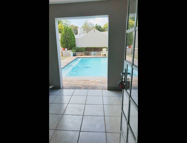 Business property to rent in WITKOPPEN